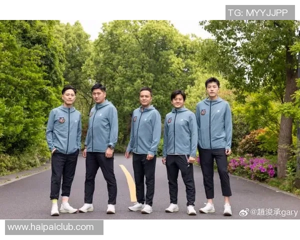 香港足球明星队在湖州激情演唱展现运动与音乐的完美结合